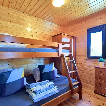 Letniskowe Bursztynek Z Basenem * דומבקי