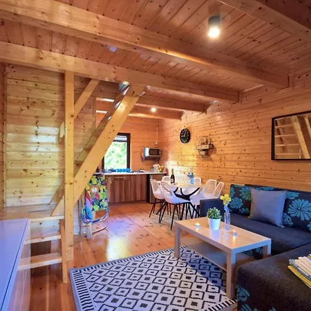 Letniskowe Bursztynek Z Basenem