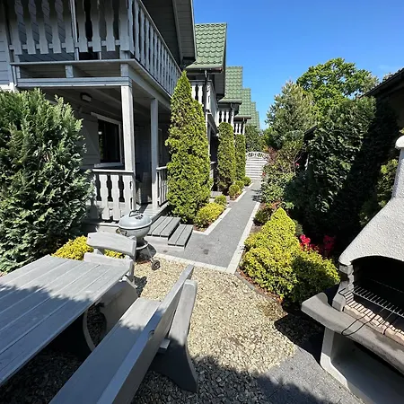 Letniskowe Bursztynek Z Basenem בקתה