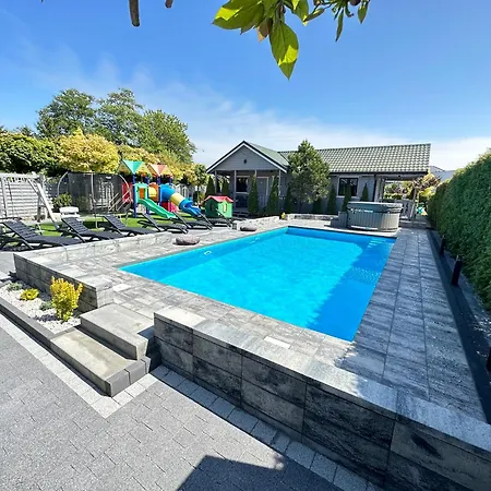 בקתה Letniskowe Bursztynek Z Basenem