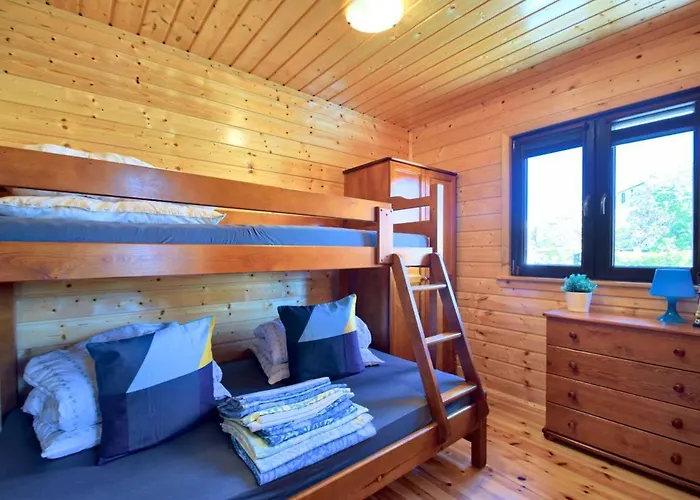 Letniskowe Bursztynek Z Basenem * Dąbki