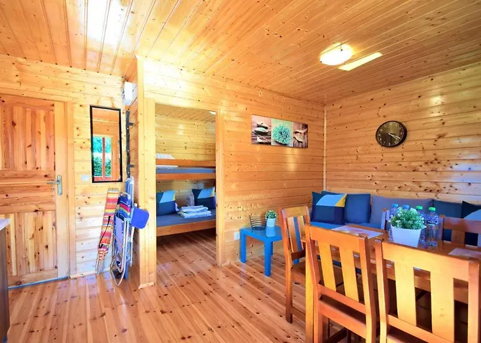 Alpesi faház Letniskowe Bursztynek Z Basenem Dąbki