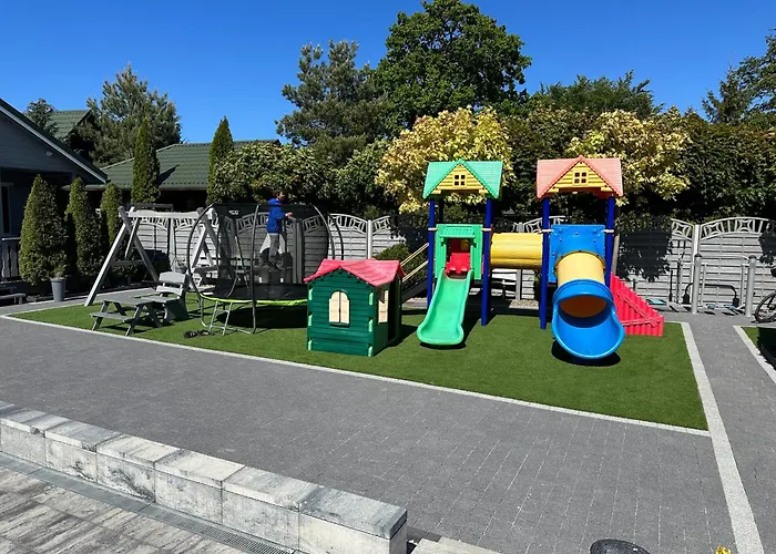 Alpesi faház Letniskowe Bursztynek Z Basenem *